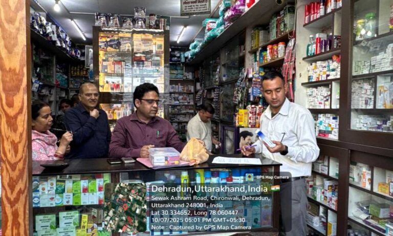 बच्चों के लिए प्रतिबंधित कफ सिरप पर सख्त हुई सरकार, मेडिकल स्टोरों से किया गया जब्त
