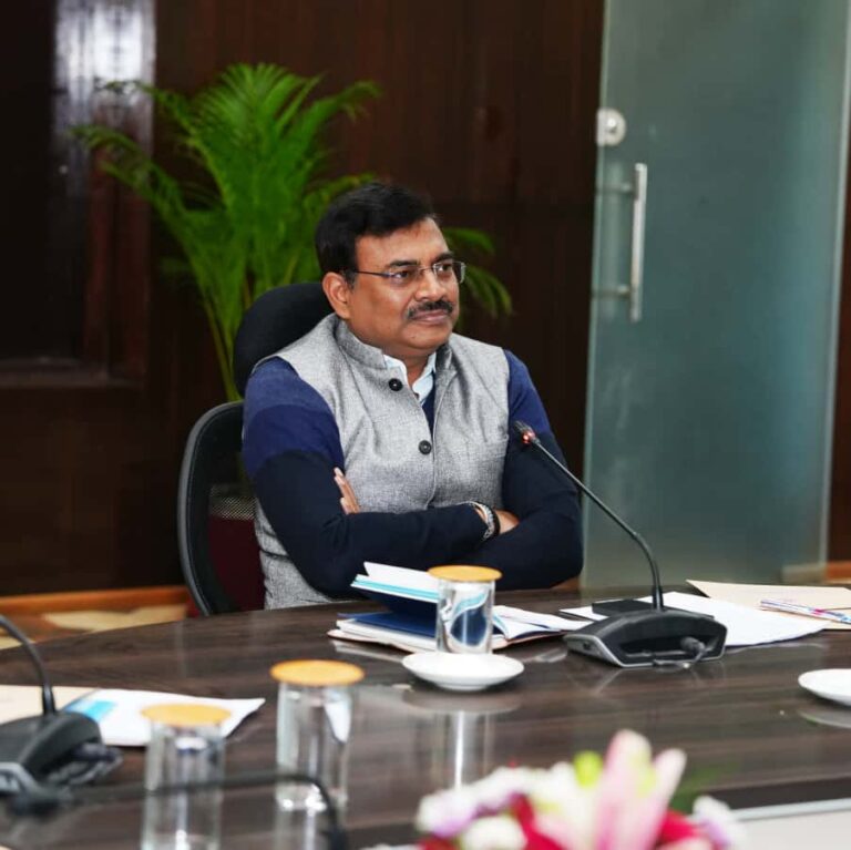 वीर चंद्र सिंह गढ़वाली सभागार सचिवालय देहरादून में दो दिवसीय प्रशासनिक अधिकारी सम्मेलन प्रारम्भ हुआ