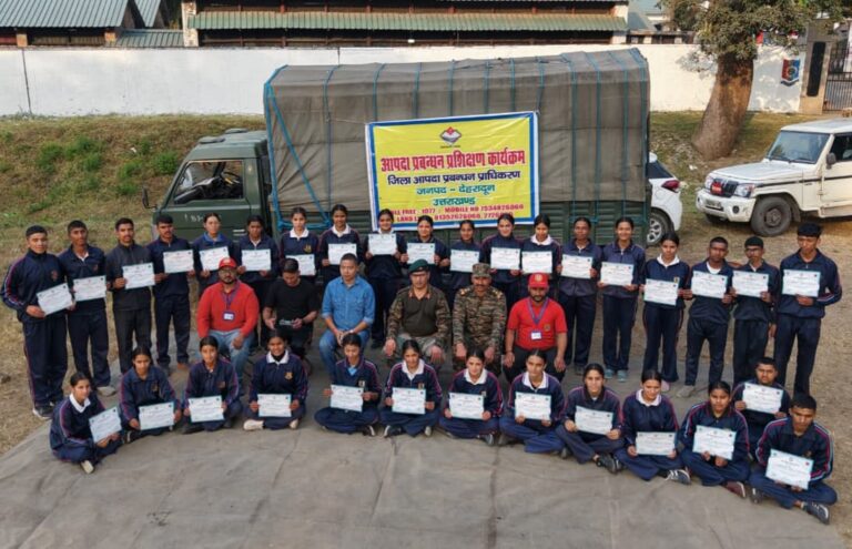 एनसीसी कैडेट्स को आपदा प्रबंधन के सम्बन्ध में दिया प्रशिक्षण