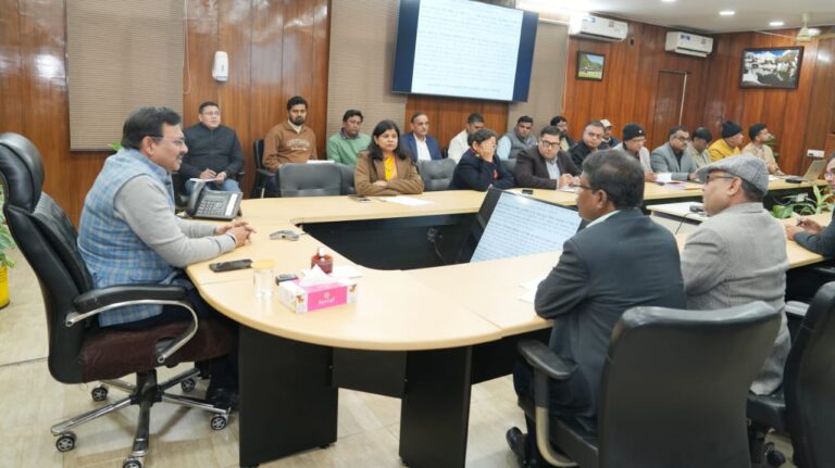 मुख्य सचिव ने समिति द्वारा विभिन्न प्रस्तावों को संस्तुति प्रदान की