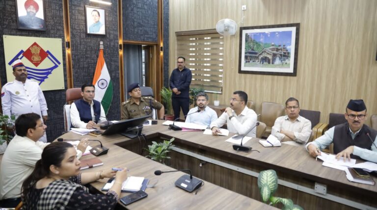 एलपीजी गैस की कालाबाजारी पर सख्त एक्शन, अवैध संग्रहण व रिफिलिंग पर एजेंसी होगी सील; डीएम के निर्देश