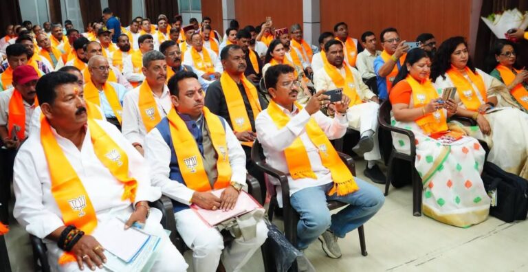 प्रकोष्ठों को जन-जन तक पहुंचानी होंगी सरकार की उपलब्धियां : मुख्यमंत्री धामी