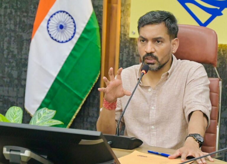 7 जुलाई तक जमा करें गणना प्रपत्र, नहीं तो मतदाता सूची से छूट सकता है नाम: डीएम