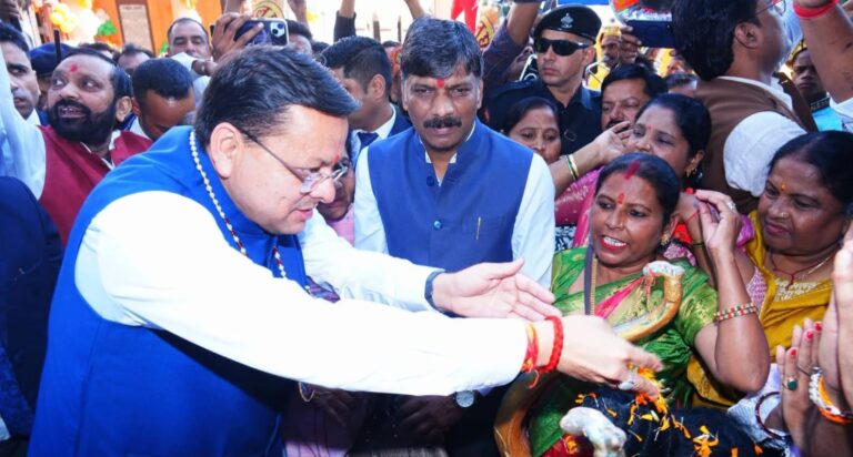 महर्षि वाल्मीकि प्रकटोत्सव पर निकली शोभायात्रा, पर्यावरण मित्रों का मानदेय बढ़ाने का मुख्यमंत्री ने दिया भरोसा…